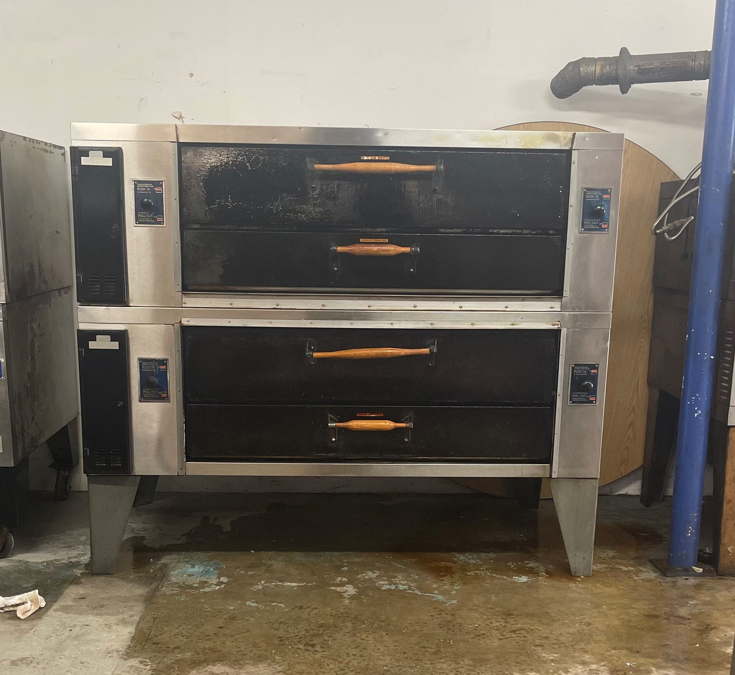 Bakers Pride Y600 Y602 Double Stack Gas Pizza Ovens
